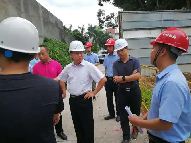 李水生副区长调研龙华区建筑工务署在建工程项目