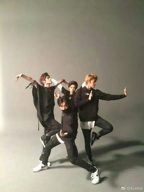 合照摆拍的各种方式