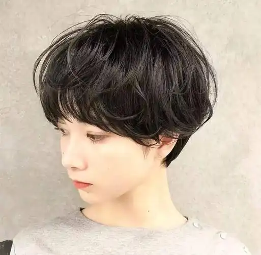 你的短发适合烫什么卷?