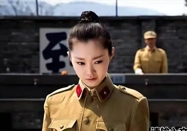 但是直到2015年,宋轶和胡歌合作了《伪装者》之后,才真正的大红了起来