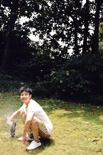 没人搬这套写真吗胡先煦太好看了听风哥哥yyds