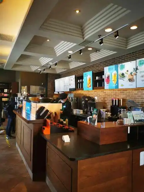 星巴克(沈阳赛特奥莱店)-"雨后的天气好清爽啊!骑车出来锻炼,吸吸氧.