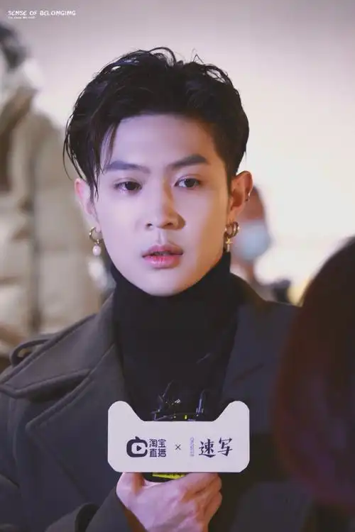 马伯骞[超话]# #自由之路 non-aligned# .