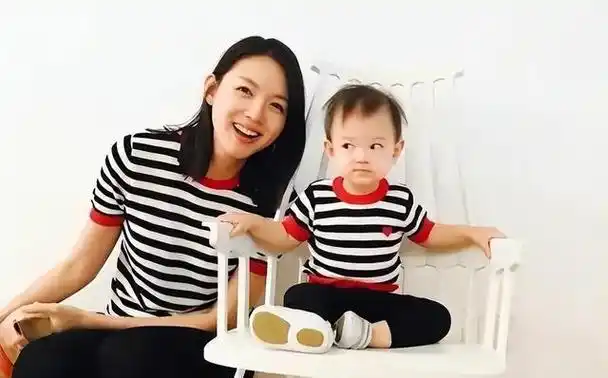 回顾"世界小姐"张梓琳:37岁生二胎不嫁豪门嫁爱情,老公颜值高