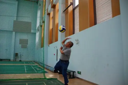 警令部组织开展气排球训练