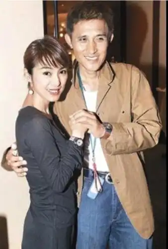 她对已逝男友的感情还需要一纸婚书证明