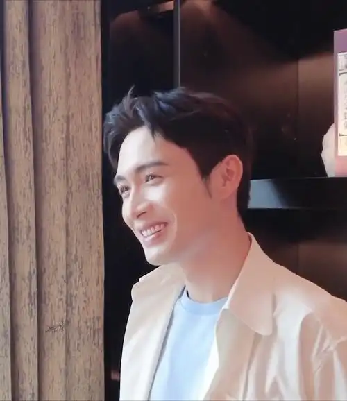 如果上天有旨意我想那一定是你张彬彬治愈系笑容