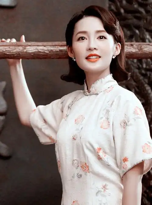 女星们的民国旗袍装造型宋轶古力娜扎李沁谁更风情万种