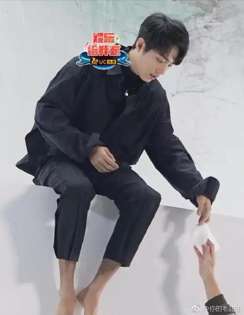 让全世界知道肖战的好#考古wuli肖战宝宝在拍完mv后很仔细的擦脚呢