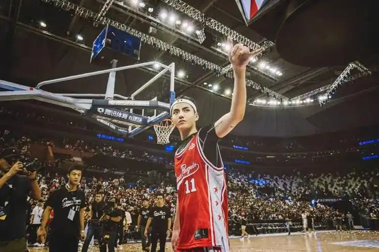 说真的,有吴亦凡救不了的衣服吗?-友友