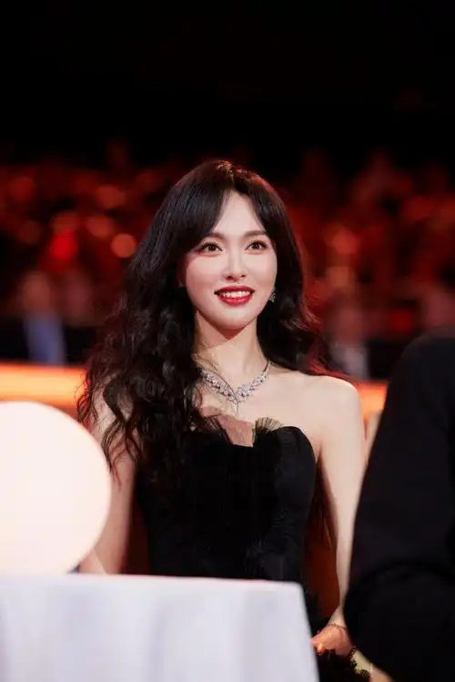 #中国电视剧年度盛典##唐嫣获年度影响力女演员#