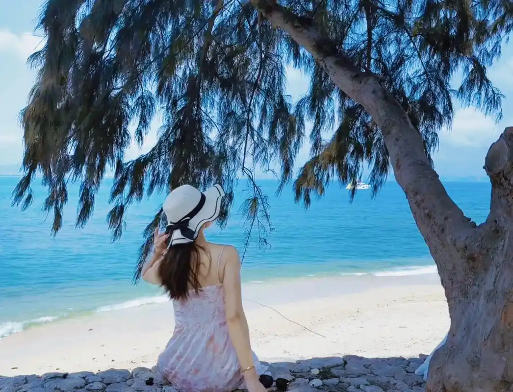 与喜欢的人去看大海吧 与海见个面吧 - 抖音