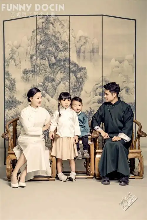 武汉芳妮豆丁儿童影像61民国风全家福为你定格亲情瞬间