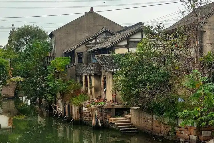 河塘老屋摄于上海市青浦区一个拆迁改造的古镇章堰镇