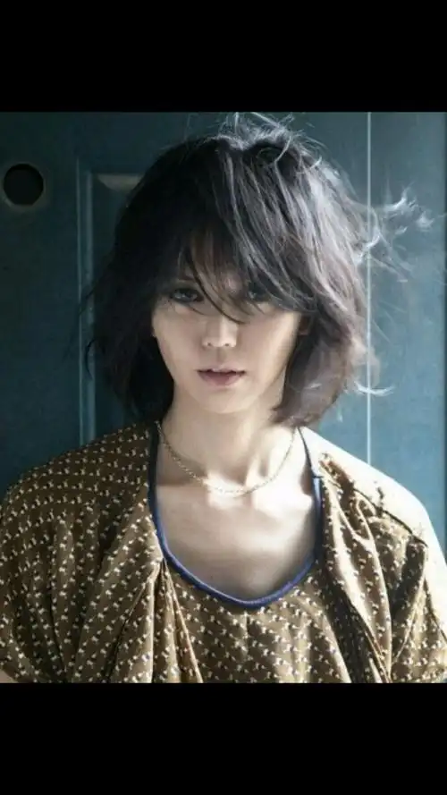 短发美女:孙燕姿