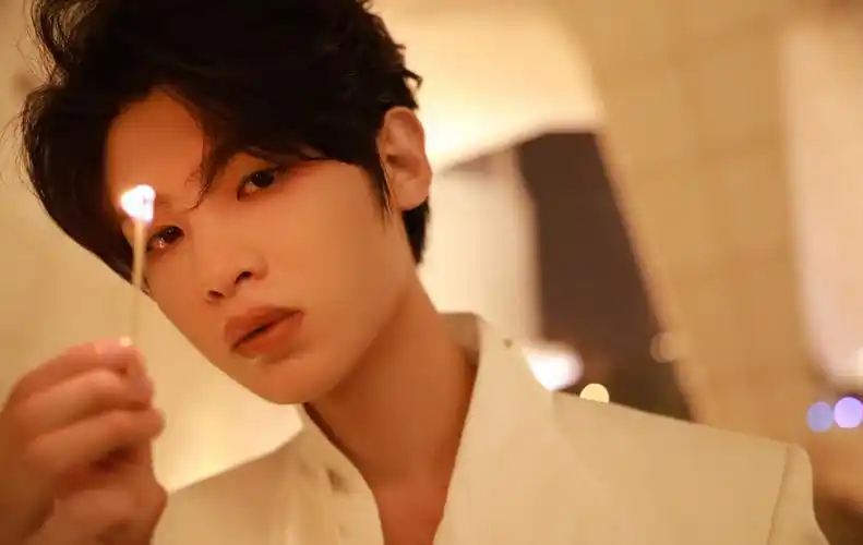 黄明昊硬核复古帅气写真图片36