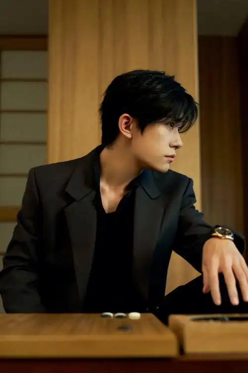 智族gq moty年度人物盛典##易烊千玺气定神闲的sense