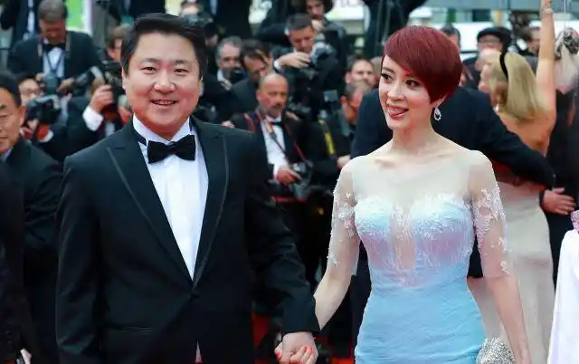 臧黎璐:与博纳总裁丈夫打江山,却被抛弃,离婚后与子女相依为命