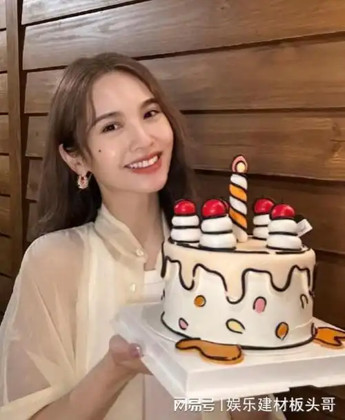 杨丞琳40岁生日萌萌太可爱 网友直呼像20岁