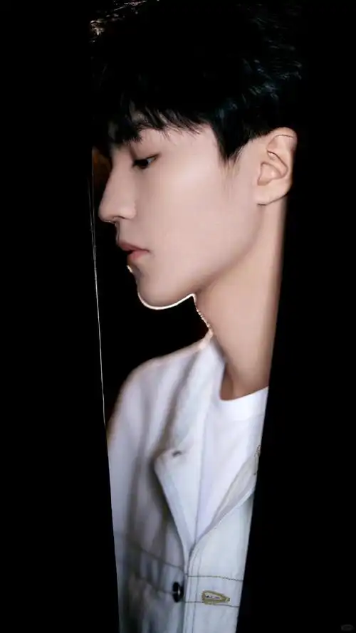 王俊凯壁纸无水印##美妆口碑榜