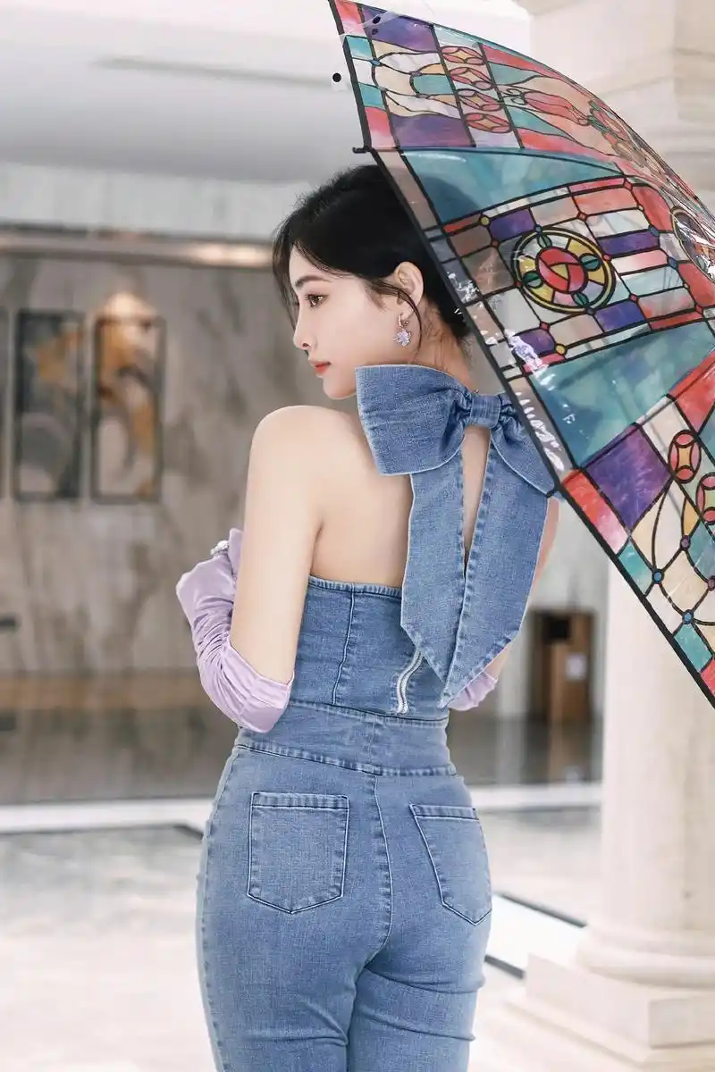 许佳琪蝴蝶结牛仔连体裤优雅写真