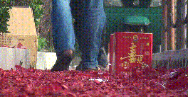 婚礼放烟花喜庆幸福gif动图_动态图_表情包下载_soogif