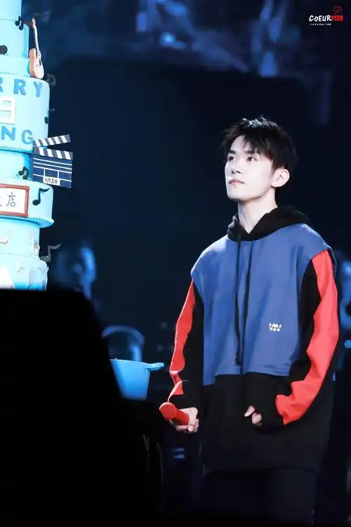 易烊千玺 #tfboys 0921王俊凯十九岁生日会 高清 帅气