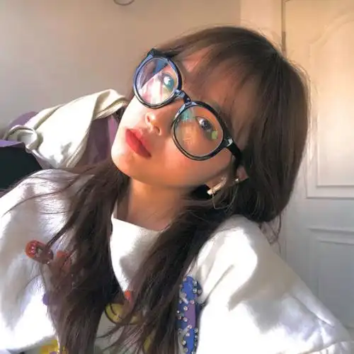 ins女头闺蜜头像二传标注dt女孩林柚