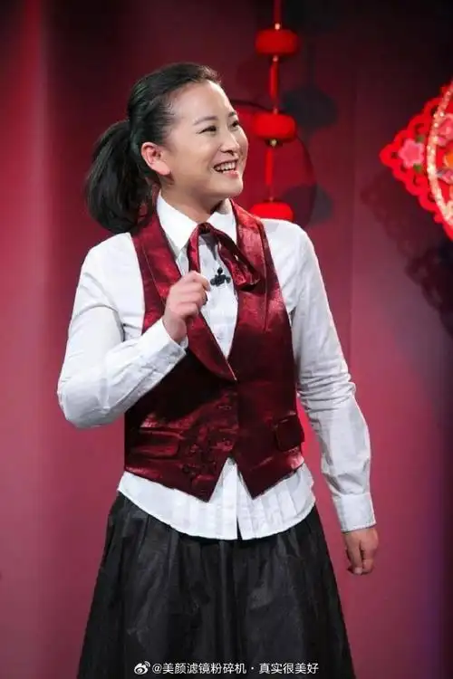 贾玲  早期生图考古 今日直播生截    #贾玲直播#,#贾玲 真的震撼