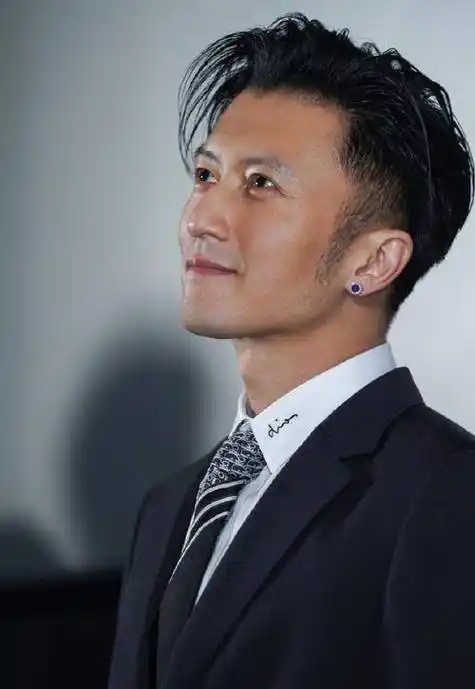 男俊俏女妩媚,古人诚不欺我_乔振宇_吴岱融_谢霆锋