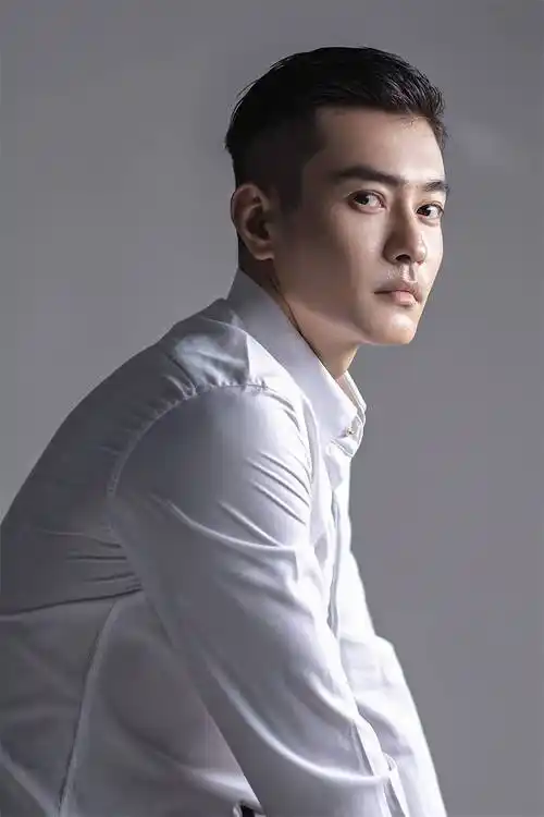 1/7李先时是中国内地影视男演员,毕业于中央戏剧学院表演系.