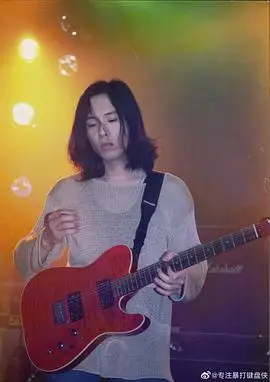 大家有阿paul适合做壁纸的图片吗