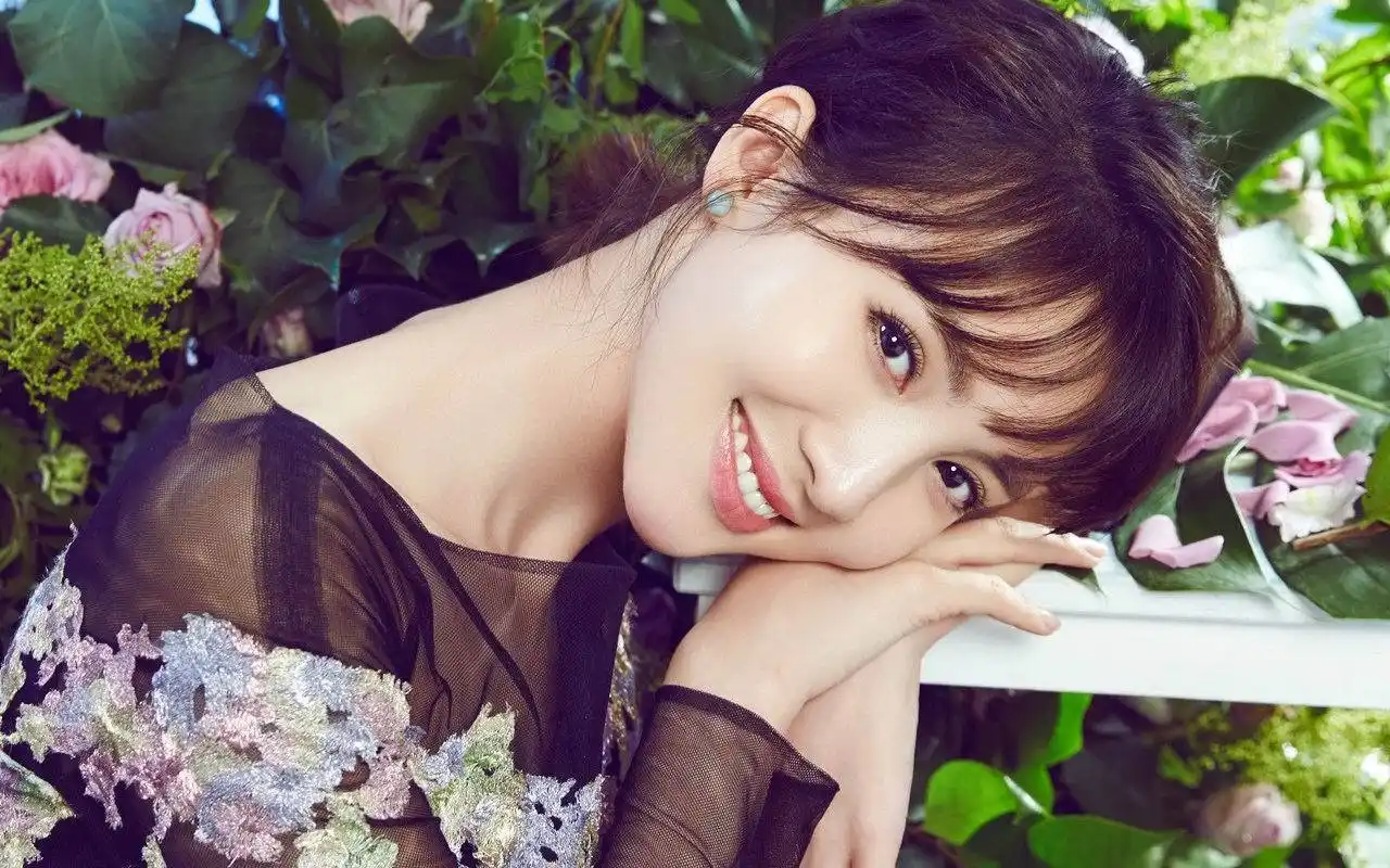 短发美女金晨甜美高清写真壁纸