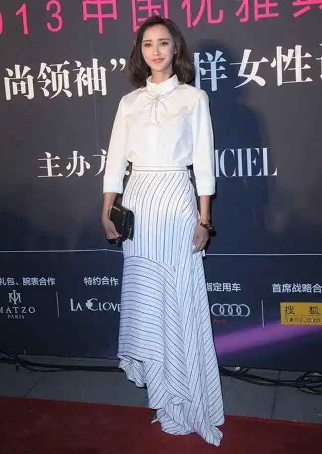 原创二姐张歆艺除了脸还是肿的身材总算变纤细了少女感倍增