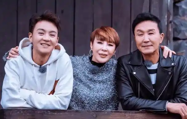 演艺圈里男嵌,如果不靠父母的人脉加持,有几