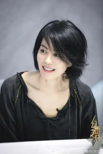 王菲作词是什么水平?