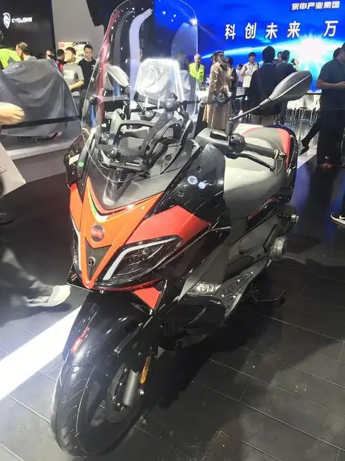 2019 摩博会上的阿普利亚 sr max300