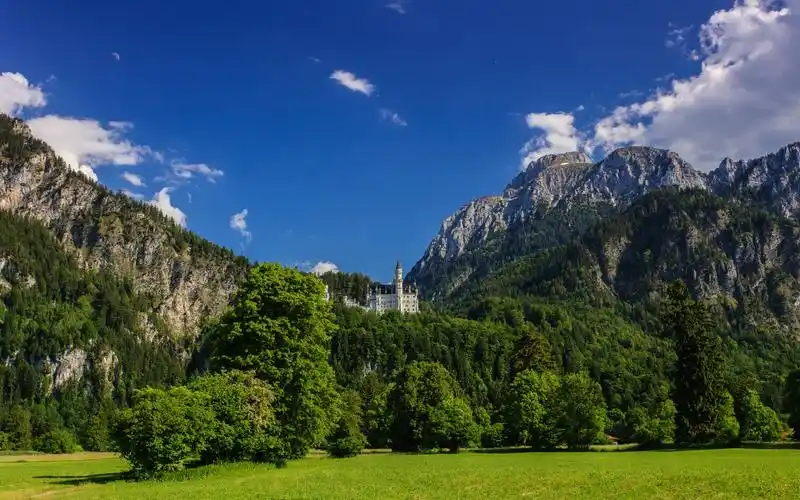 世界最美童话城堡德国新天鹅堡唯美风光桌面壁纸一