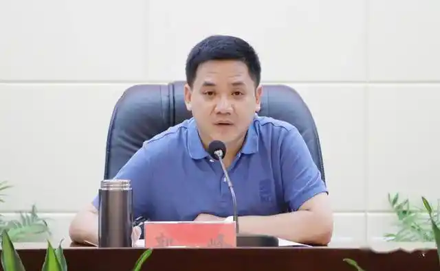 上饶报道郭峰主持召开德兴市新冠肺炎疫情防控应急指挥部第三十二次