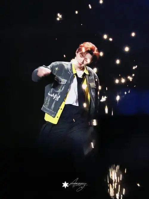 丁程鑫演唱会舞台饭拍##丁程鑫 唯一主舞