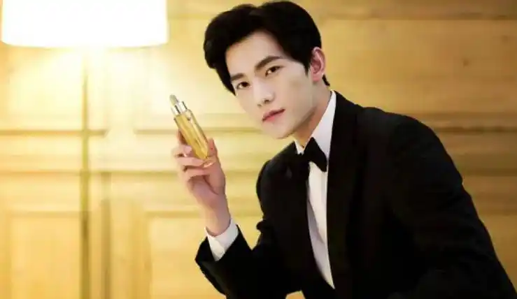 原创人善被人欺的杨洋多惨被恩师李少红告上法庭因于小彤终身咳嗽