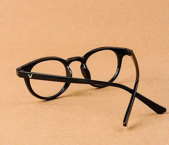 圆形风格:简约类型:彩膜太阳镜镜片材质:其他眼镜配件类型:镜布,镜盒