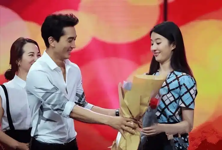 回顾刘亦菲宋承宪这段情一厢情愿的爱情注定无法长久