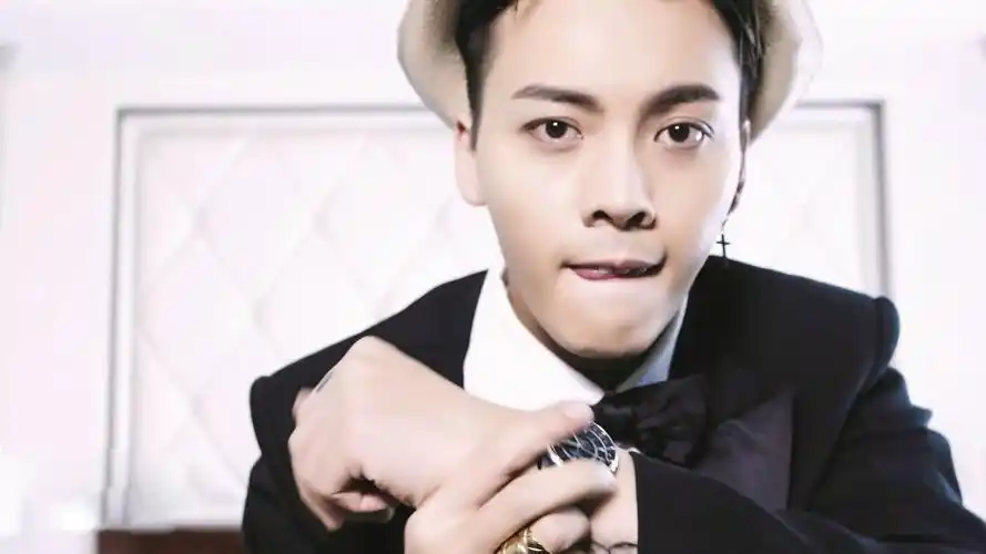 陈伟霆帅气西装写真图片桌面壁纸高清大图预览1920x1200_港台影视下载