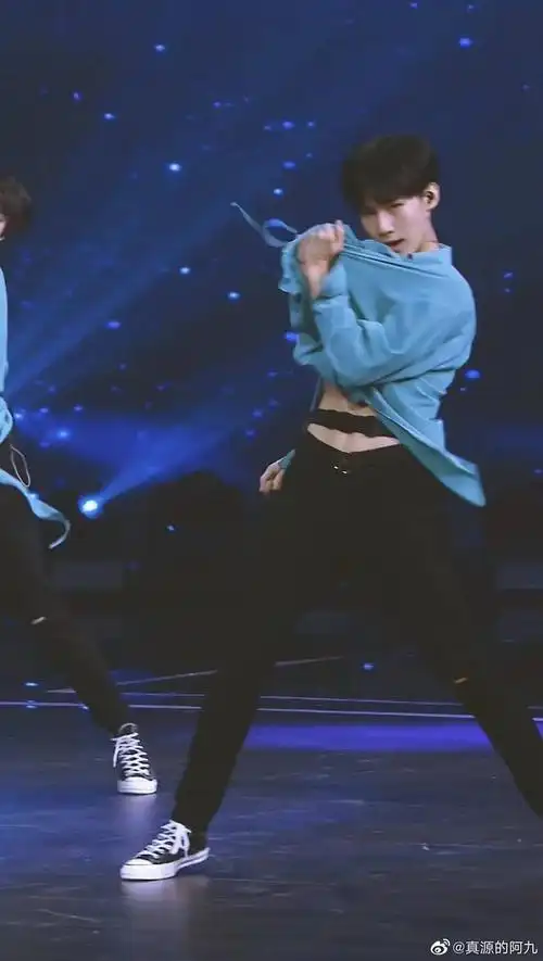 回应: 我最近刚入坑tnt,结果变成了天选的张真源粉.