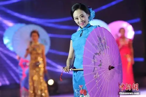 环球夫人旗袍秀组图