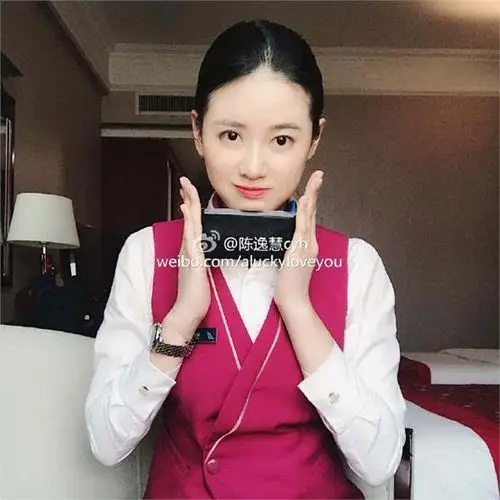 美女空姐晒华为八曲面概念机:颠覆认知 iqeq都很高