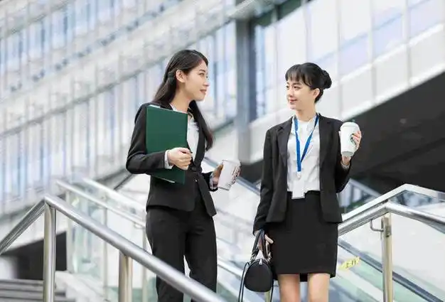 学习一些职场礼仪,不要相信"整顿职场"这种话,保护自己的合法合理权益