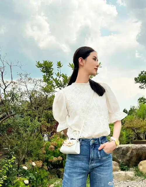 明星们的夏日ootd#女明星们的夏日ootd,你最喜欢谁的穿搭～刘诗诗