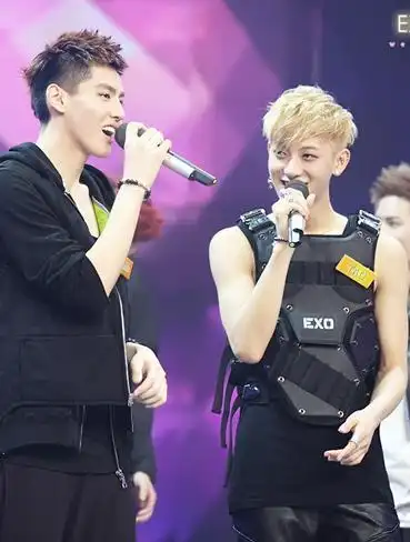 【图】黄子韬和吴亦凡关系好么 二人亲密谈话内容被曝光